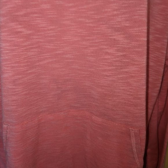 --- Long Sleeve Peach Top Size 1X (Flaw) - Picture 6 of 7